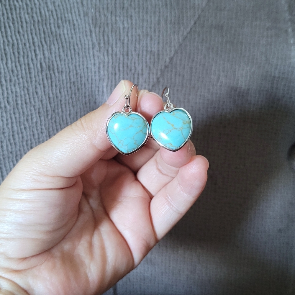 Iris & Lily Turquoise With Copper Veins Heart♥️ Drop⬇️ Earrings - Picture 3 of 15